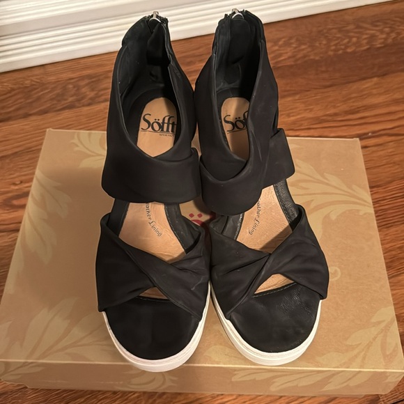 Softt black suede platform sandals - Picture 4 of 8